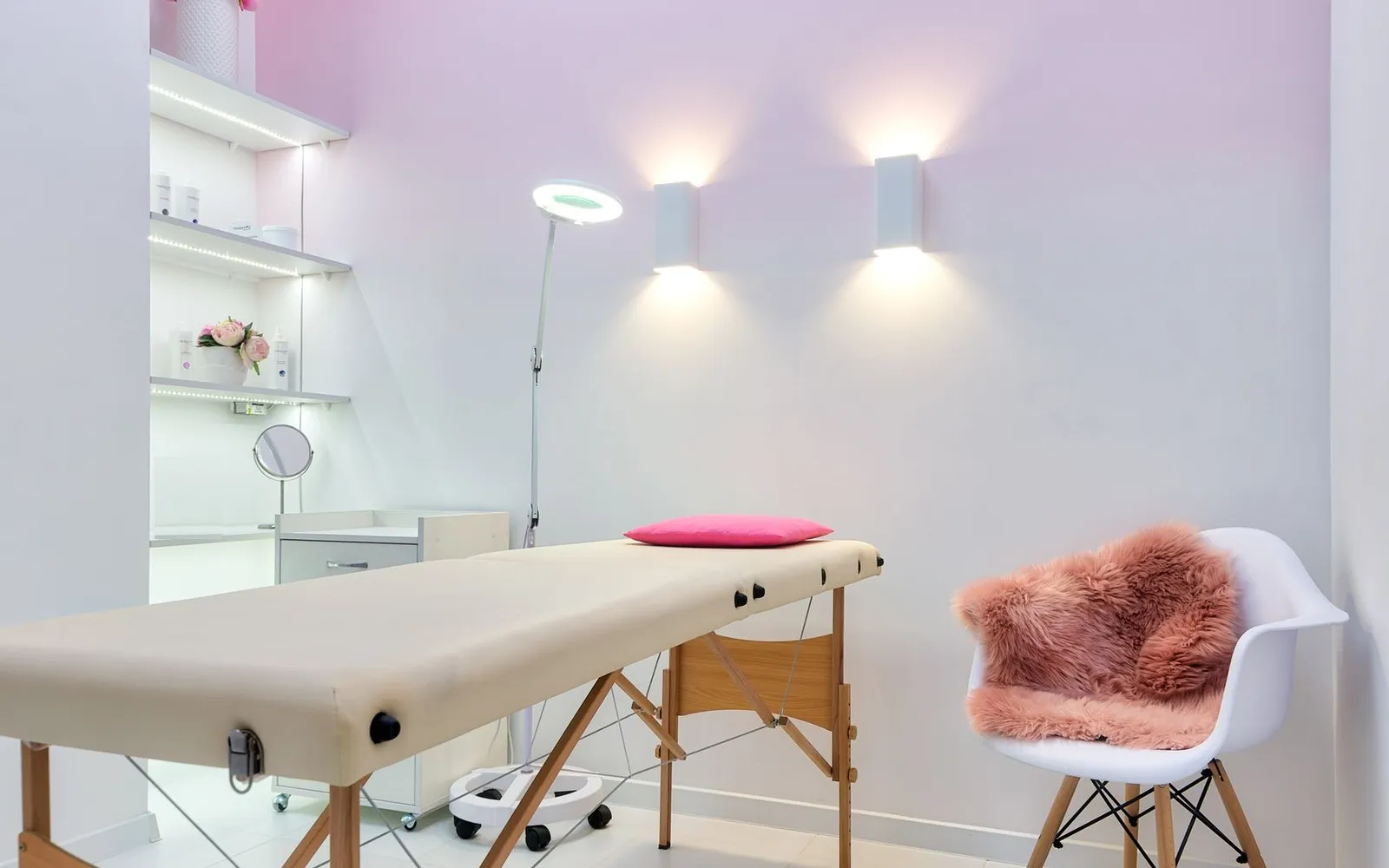 Une cabine de soin lumineuse
